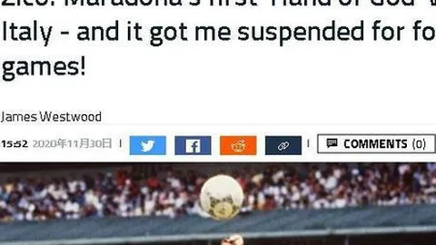 阿根廷教头故里泪洒奖杯前，激情高举世界杯！